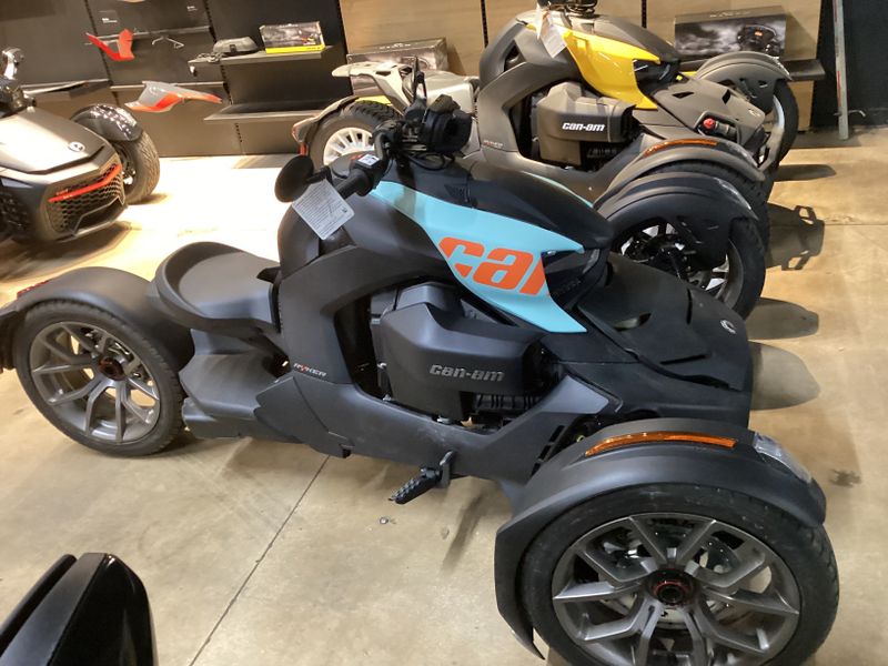 2023 Can-Am RYKER 900Image 2