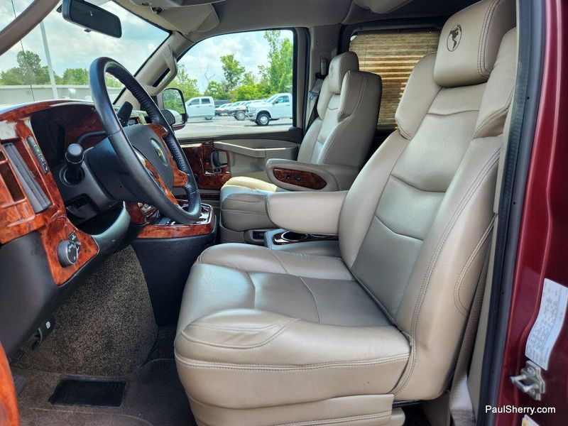2022 Chevrolet Express Cargo Image 25