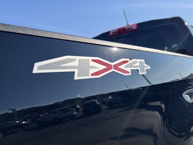 2022 Chevrolet Colorado LT photo 6