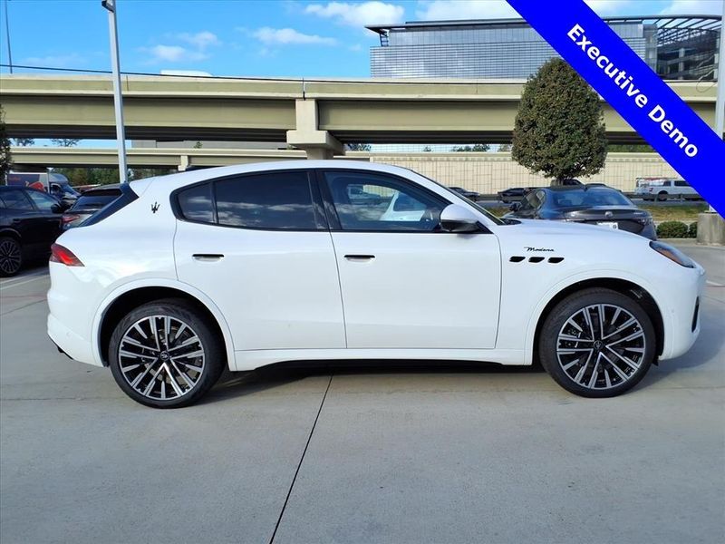 New 2025 Maserati Grecale ModenaImage 5