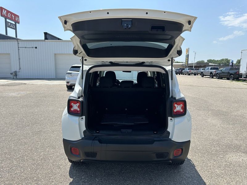 2019 Jeep Renegade LatitudeImage 8