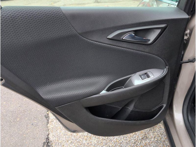 Used 2023 Chevrolet Malibu LTImage 31