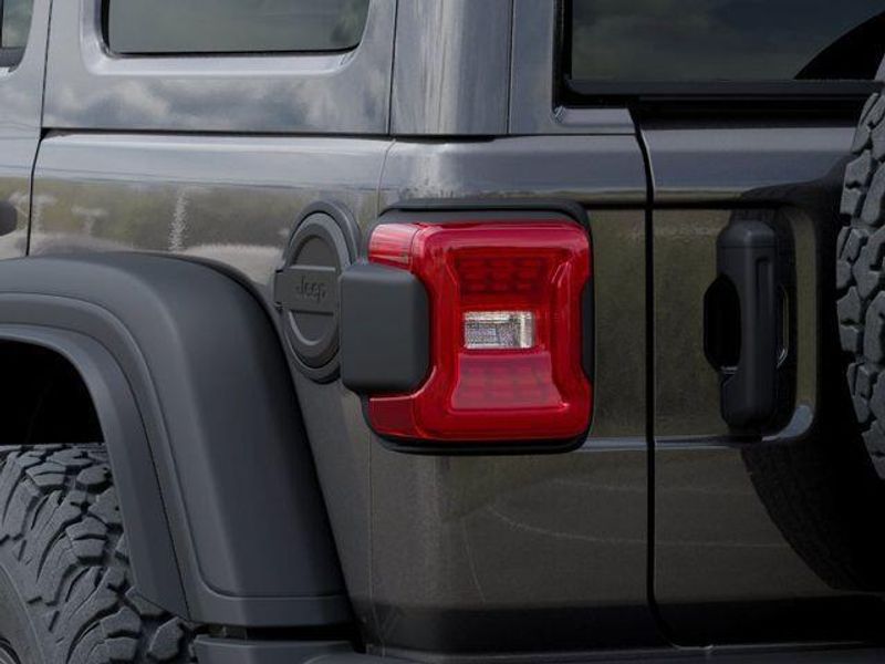 Jeep Wrangler 4xE Image 9