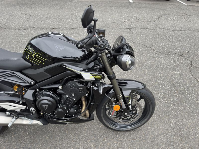 2025 Triumph Street Triple 765 RS - PHANTOM BLACK 