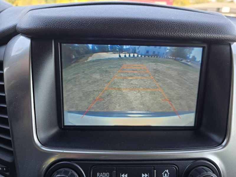 2015 Chevrolet Suburban 1500 LT photo 19