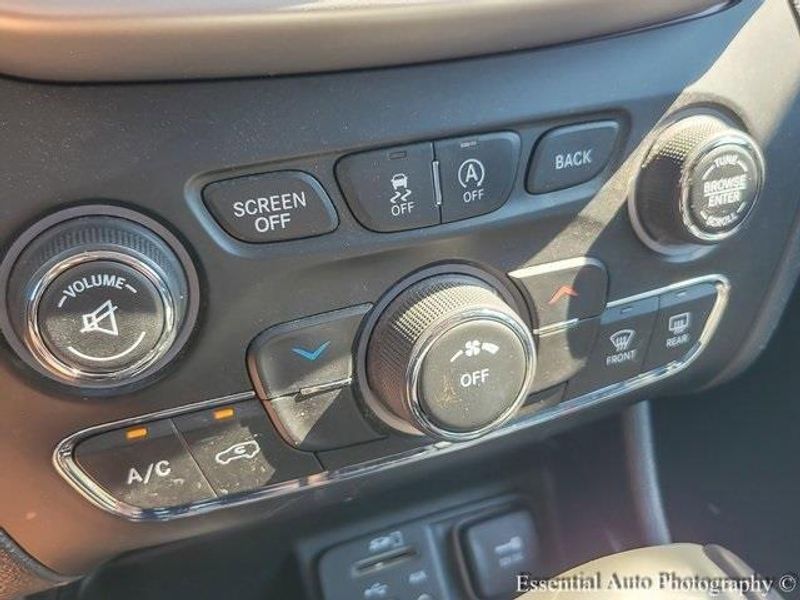 2018 Jeep Cherokee Latitude photo 9