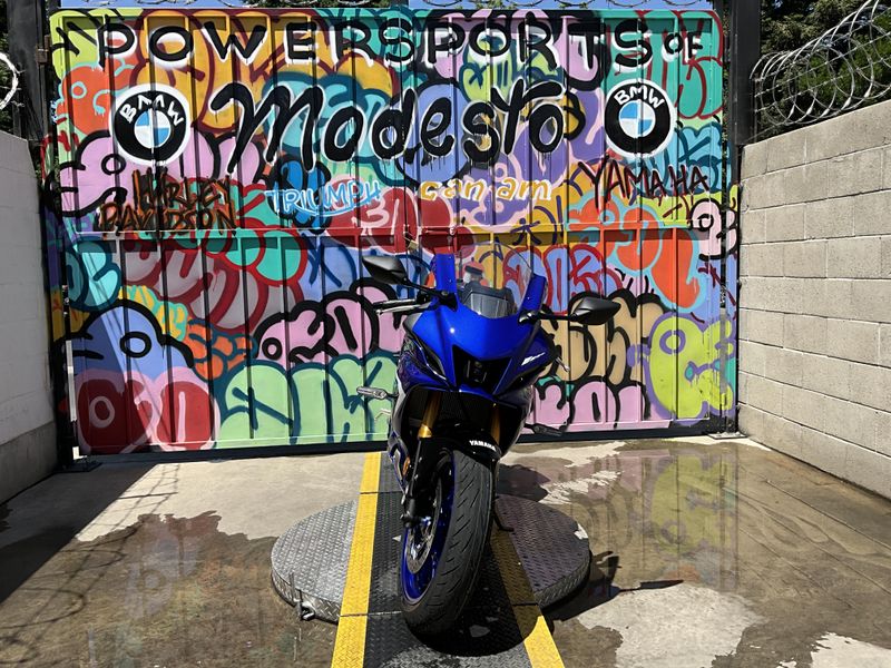 New 2025 Yamaha YZF-R7 Image 2