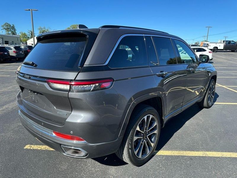 2022 Jeep Grand Cherokee Overland photo 5