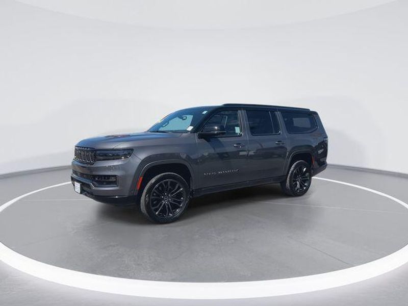 2024 Jeep Grand Wagoneer L Series II ObsidianImage 4