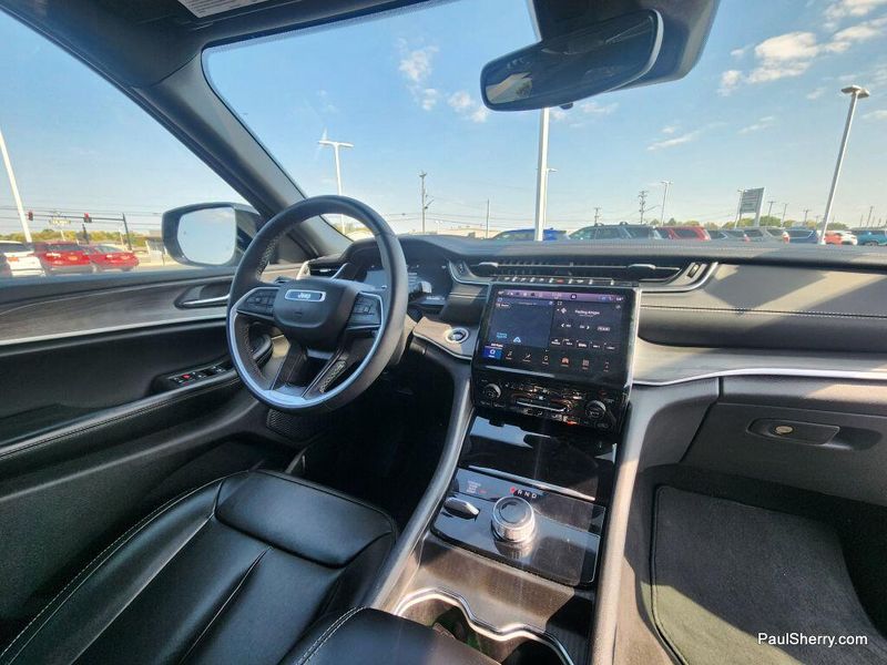 Used 2024 Jeep Grand Cherokee L Limited Black