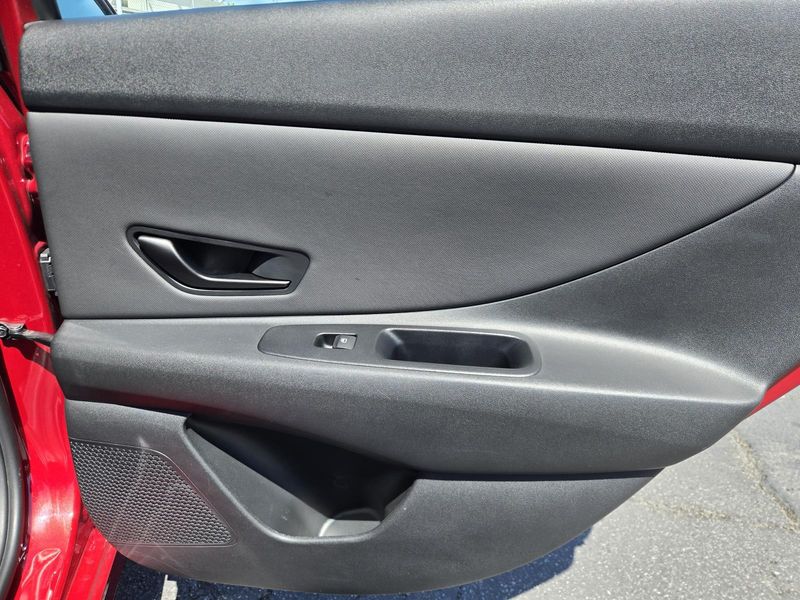 Used 2025 Hyundai Elantra SEL Sport IVT