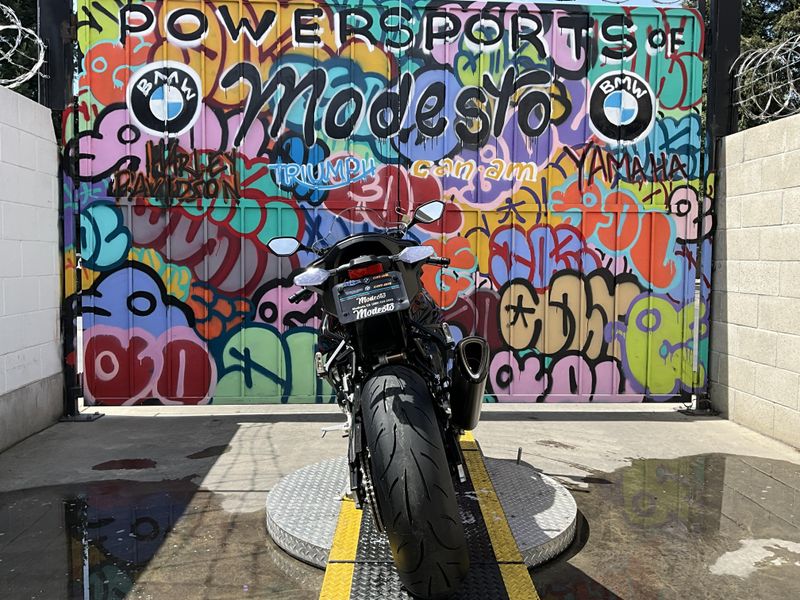 2025 BMW S 1000 RR Image 7