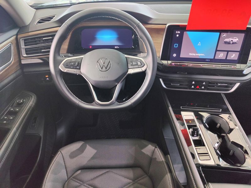 Used 2025 Volkswagen Atlas SE AWD w/TechnologyImage 15