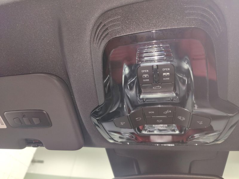 2024 Alfa Romeo Stelvio Veloce Premium AWD w/Activ AsstImage 31