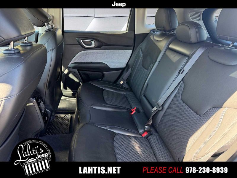 2022 Jeep Compass Latitude photo 11