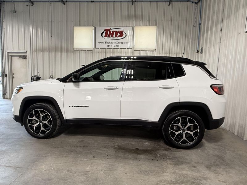 Used 2025 Jeep Compass LimitedImage 14