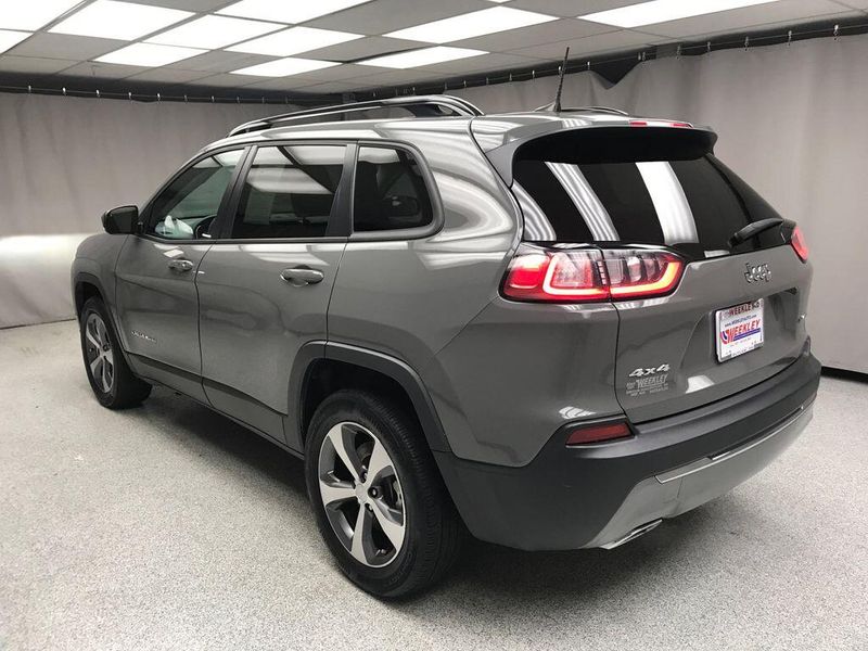 Used 2022 Jeep Cherokee LimitedImage 10