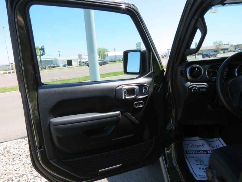 2022 Jeep Wrangler Unlimited Sport 4x4 4dr SUVImage 10
