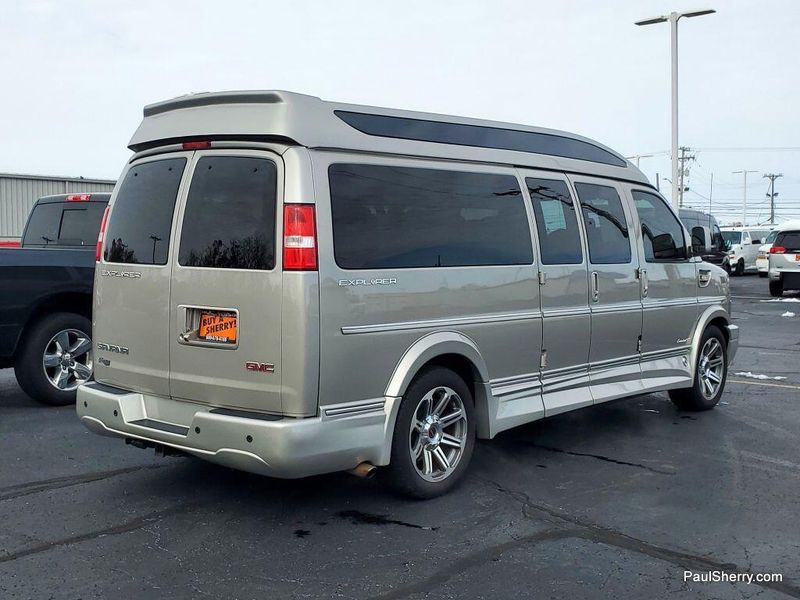 2018 Gmc Savana 2500 Cargo photo 2