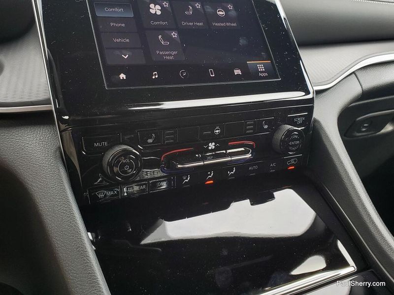 New 2025 Jeep Grand Cherokee L Altitude X 4x4