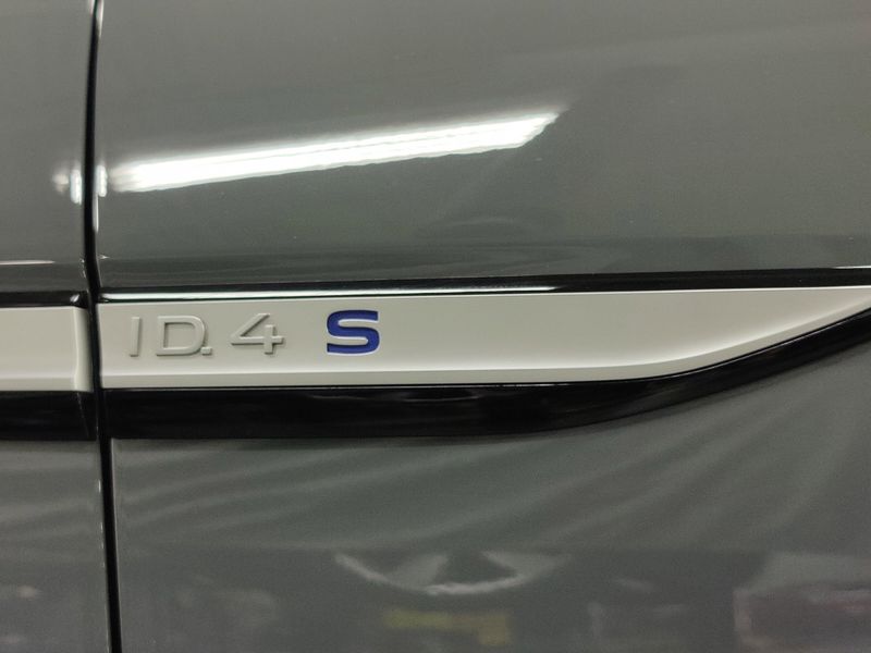 Used 2024 Volkswagen ID.4 S w/Glass RoofImage 4
