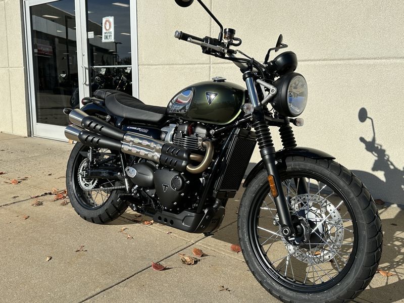 2023 Triumph SCRAMBLER 900 in a BROOKLANDS GREEN / CHROME exterior color. Cross Country Powersports 732-491-2900 crosscountrypowersports.com 