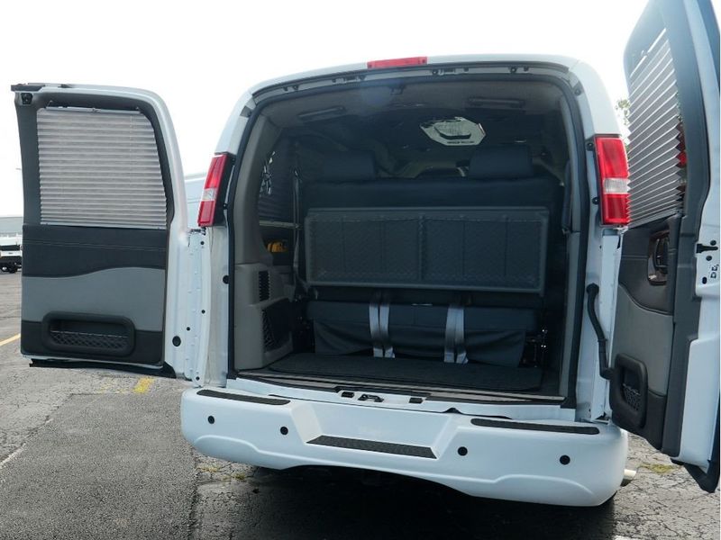 2021 Chevrolet Express Cargo Image 15