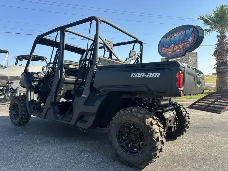 2025 Can-Am DEFENDER MAX DPS HD7 COMPASS GREEN Image 8