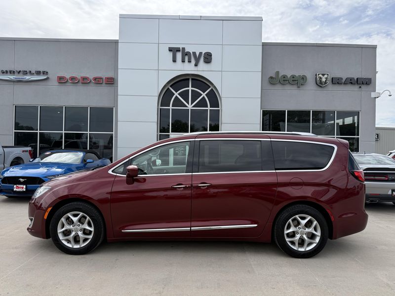 Used 2018 Chrysler Pacifica Touring LImage 33