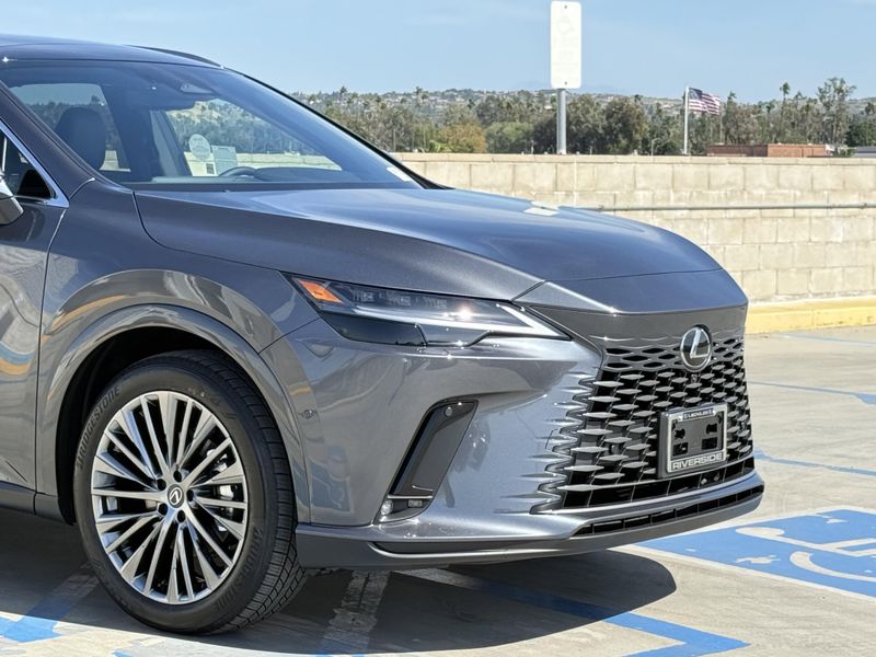 New 2026 Lexus RX 450h+ LuxuryImage 3