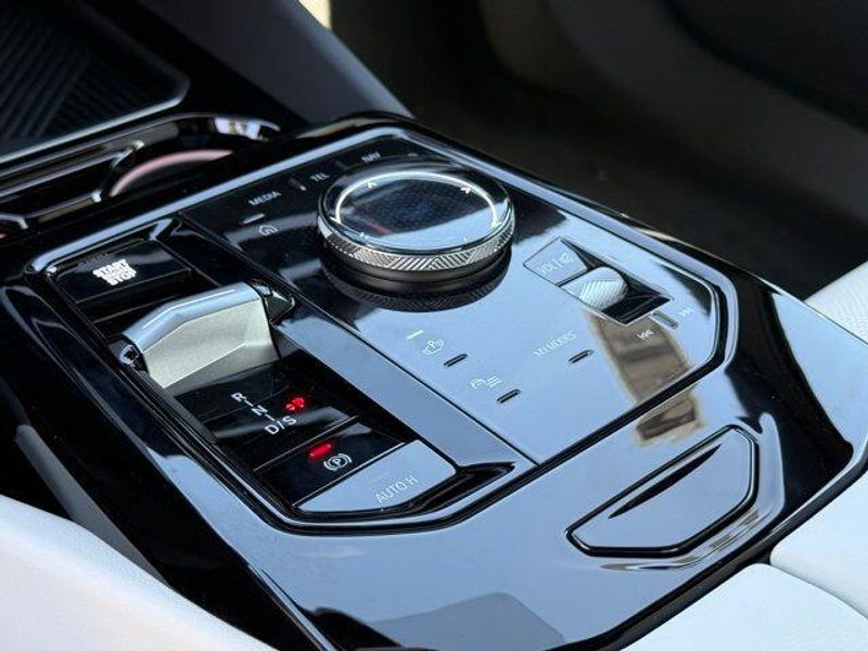 New 2026 BMW 5 Series 530iImage 24