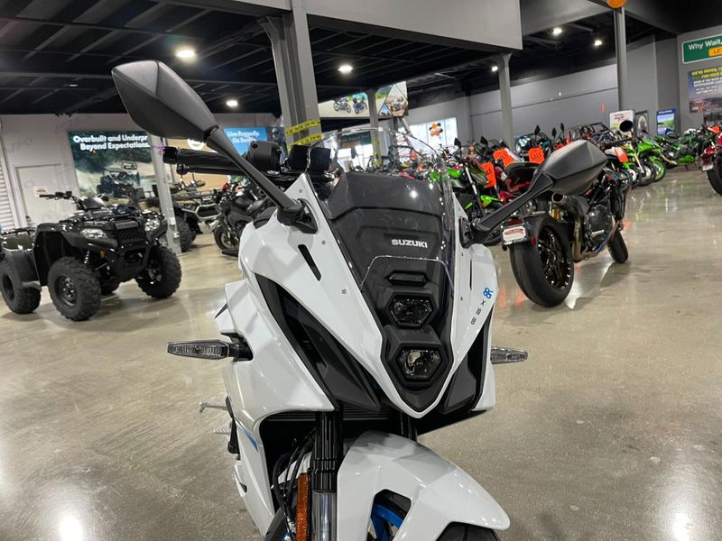 New 2026 Suzuki GSX-8R Image 14