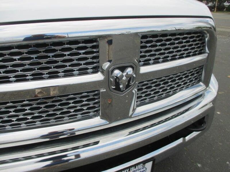 2015 RAM 3500 LaramieImage 4