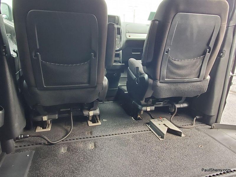 2014 Dodge Grand Caravan SXTImage 18