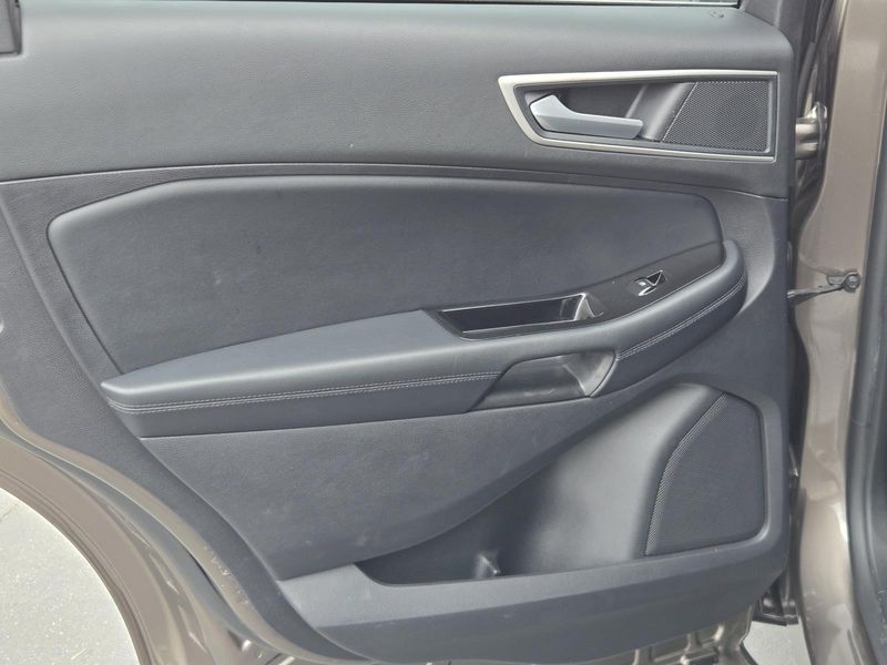 Used 2019 Ford Edge SEL FWD
