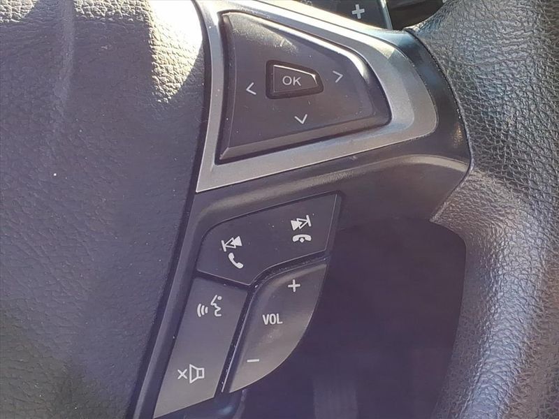 Used 2019 Ford Fusion SEImage 17