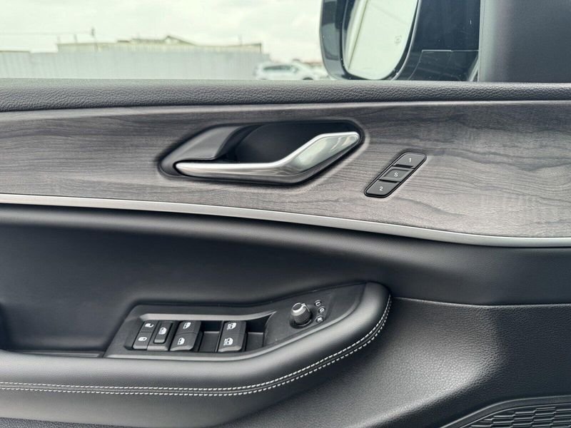 2025 Jeep Grand Cherokee L LimitedImage 19