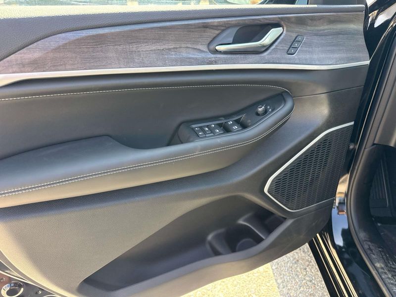New 2026 Jeep Grand Cherokee Limited Reserve 4x4