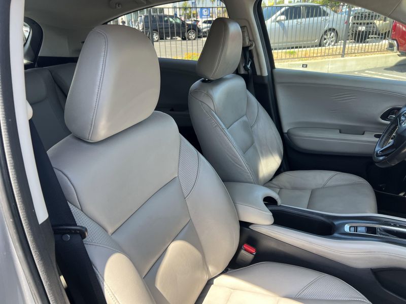 2017 Honda HR-V EX-L NaviImage 25