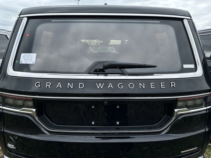 2024 Grand Wagoneer Wagoneer Series Iii 4x4Image 8