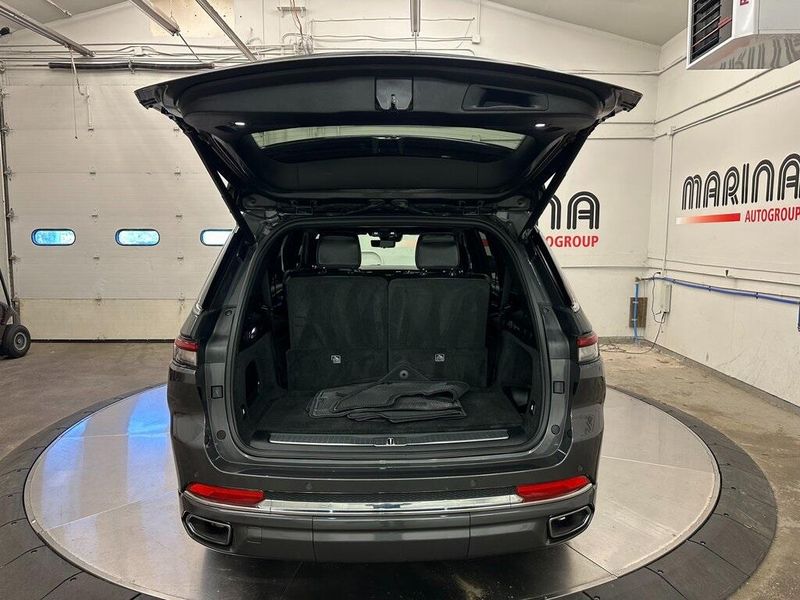 2021 Jeep Grand Cherokee Overland photo 9