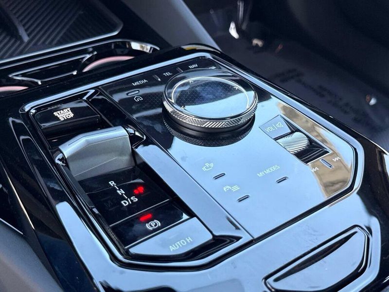 New 2027 BMW 5 Series 540i xDriveImage 24