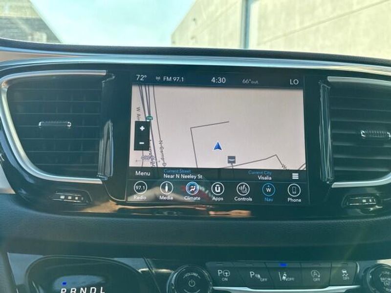 2019 Chrysler Pacifica Touring L photo 14