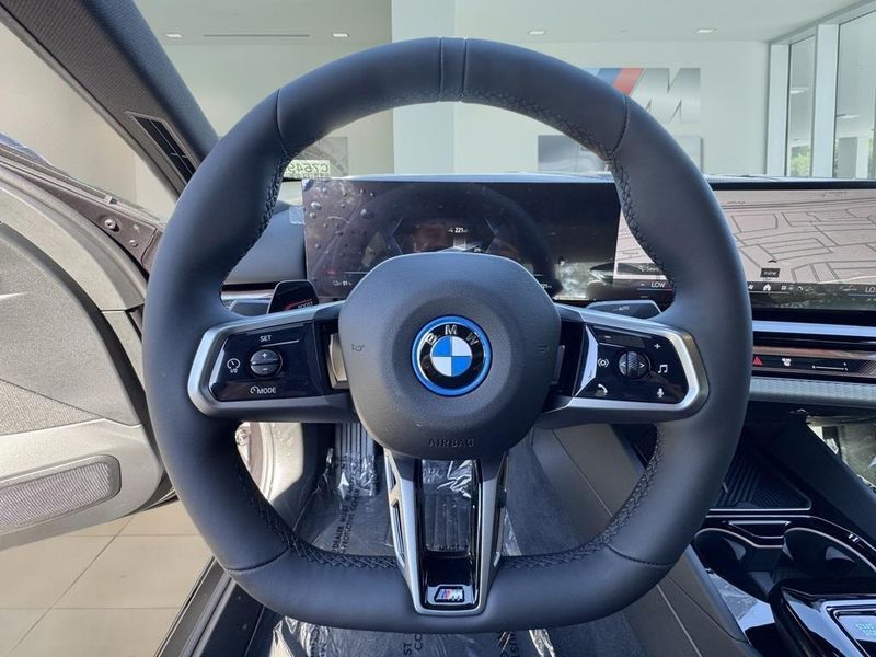 2025 BMW i5 xDrive40Image 22