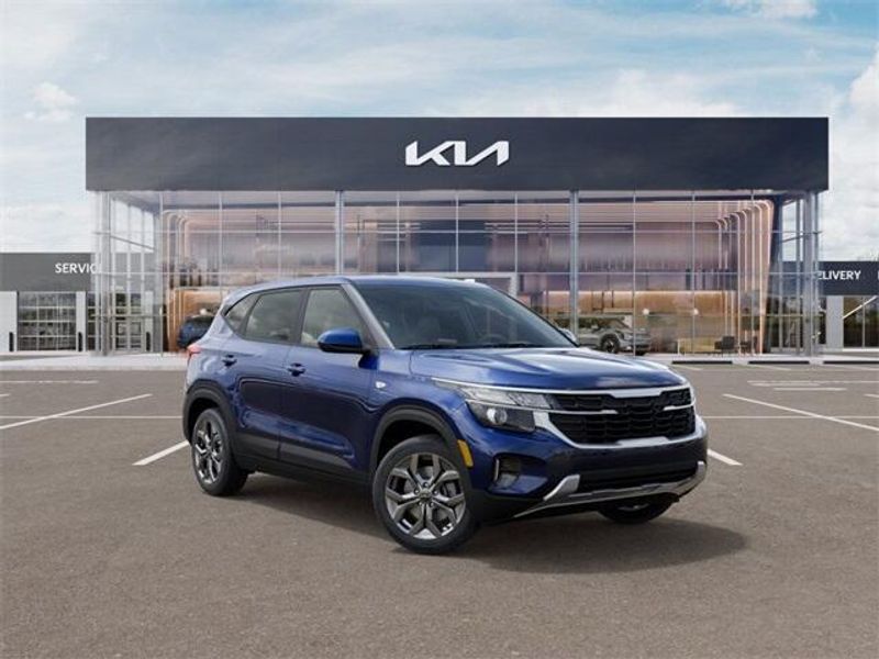2025 Kia Seltos LXImage 8
