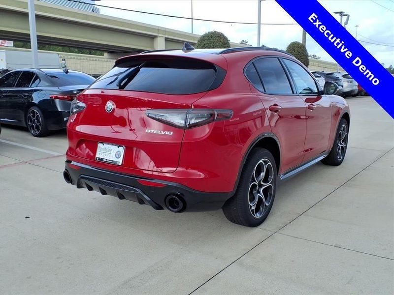 New 2025 Alfa Romeo Stelvio AwdImage 7