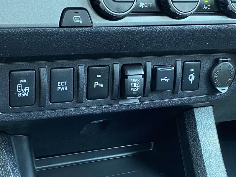 Used 2022 Toyota Tacoma TRD SportImage 23