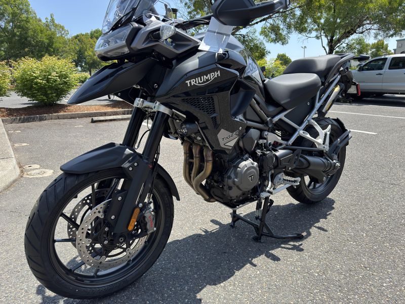2025 Triumph Tiger 1200 GT Pro - SAPPHIRE BLACK 
