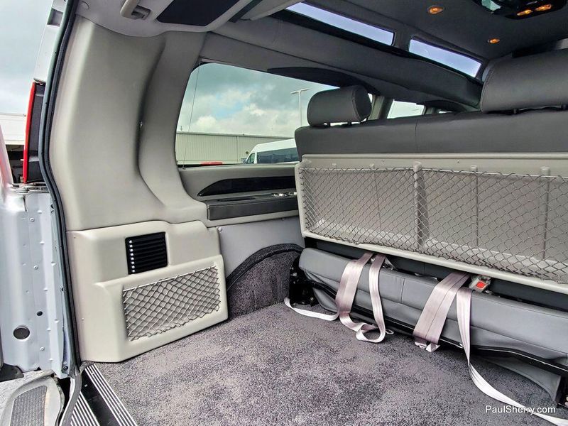 2022 GMC Savana Cargo Image 16