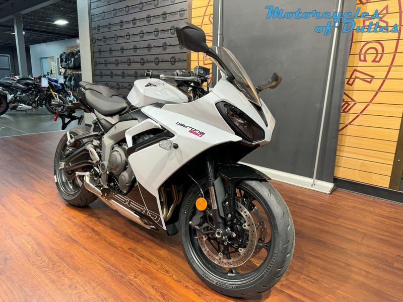 2025 Triumph Daytona 660 Image 3